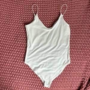 gaze bodysuit V-neck tank top- white